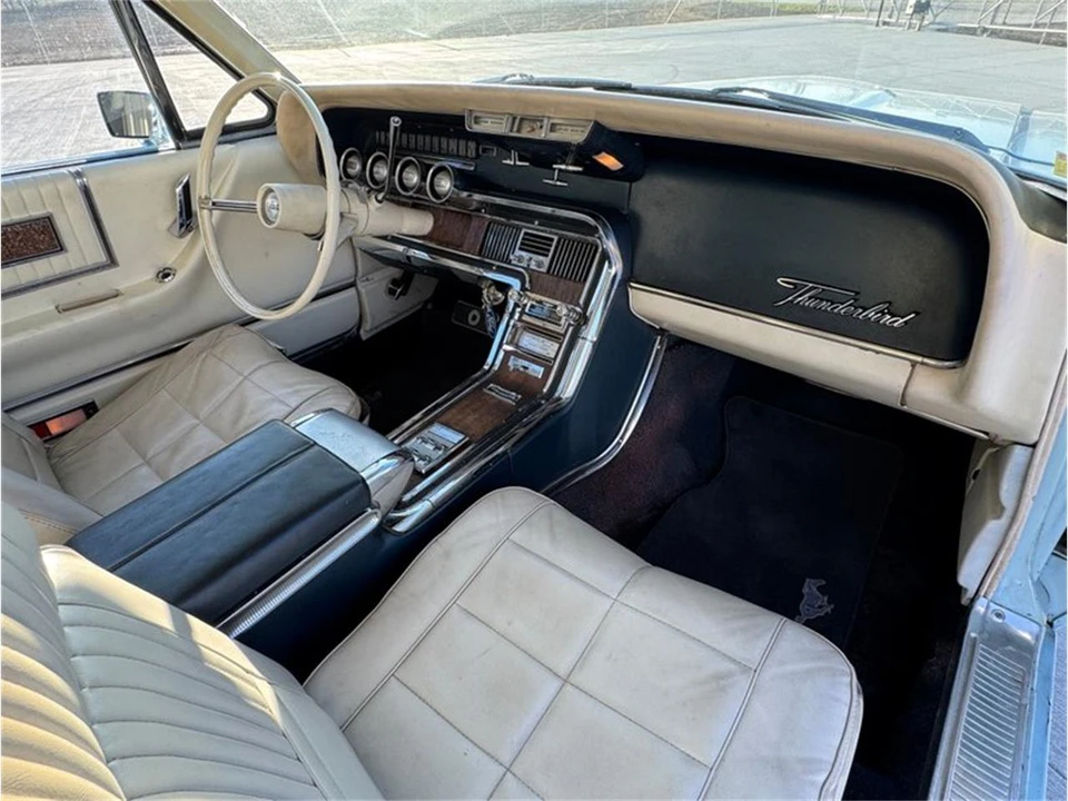 1966 Ford Thunderbird 4th Gen - Image 25 of 31