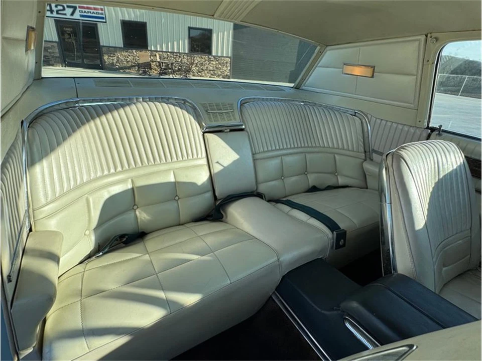 1966 Ford Thunderbird 4th Gen - Image 28 of 31