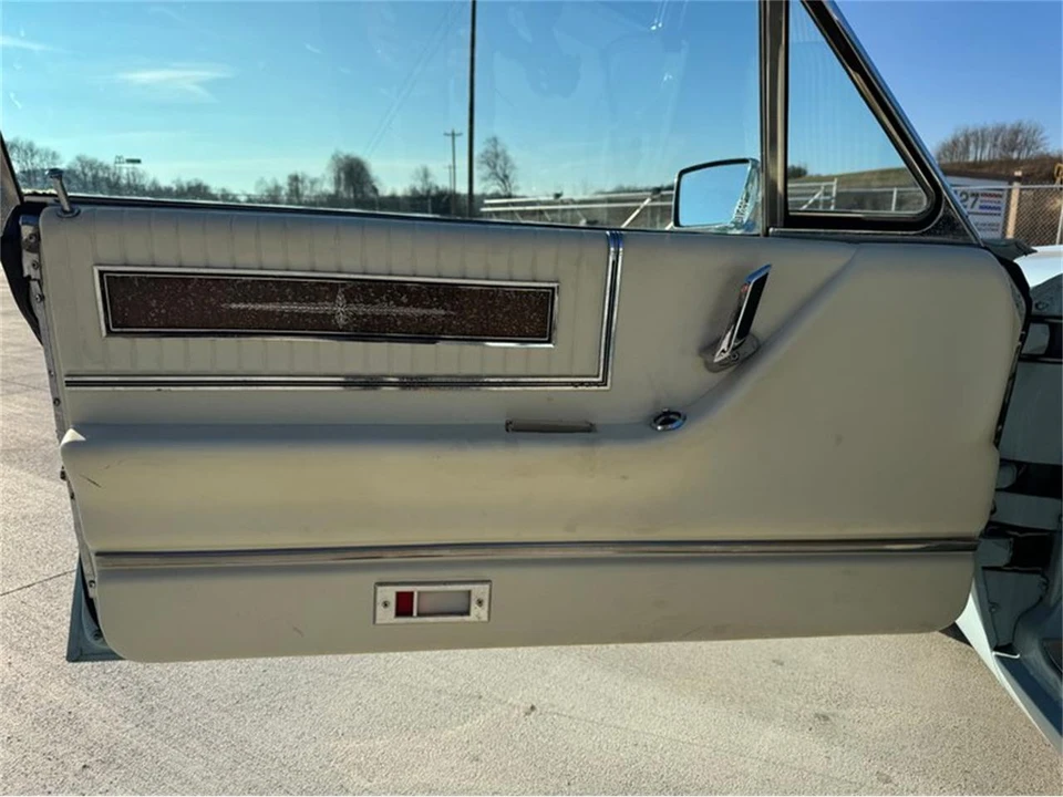 1966 Ford Thunderbird 4th Gen - Image 20 of 31