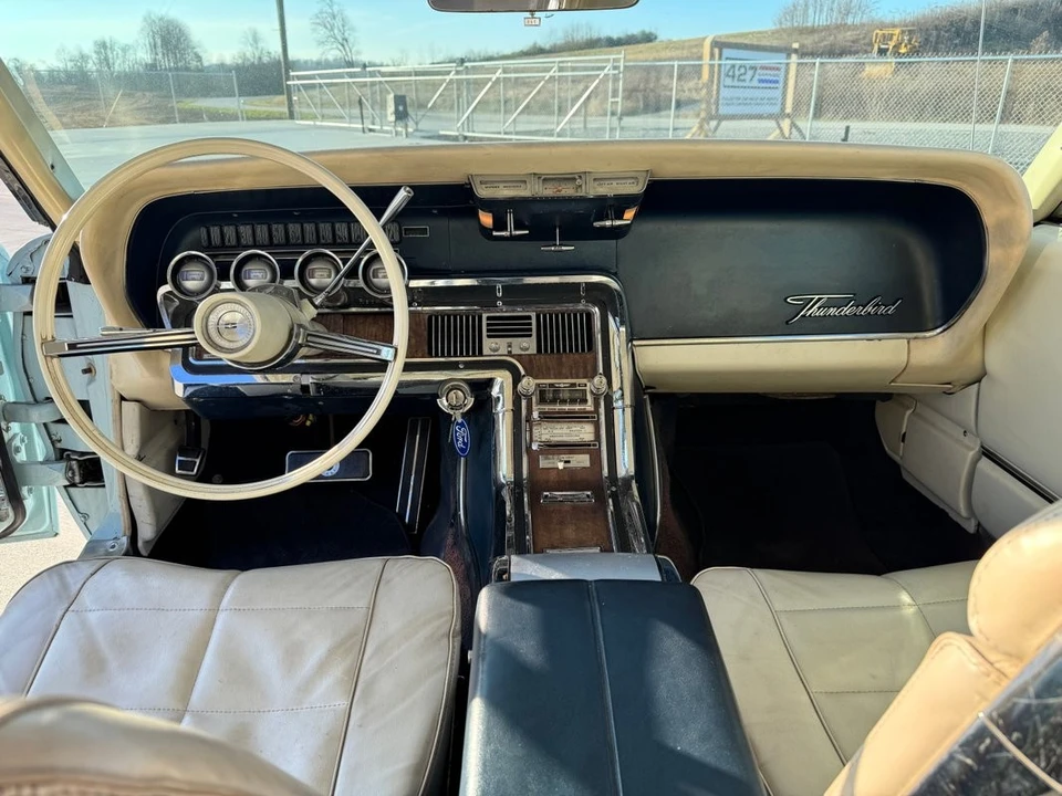 1966 Ford Thunderbird 4th Gen - Image 23 of 31