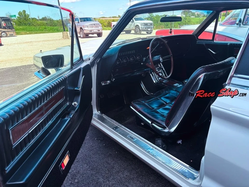 1966 Ford Thunderbird 3rd Gen - Image 8 of 21