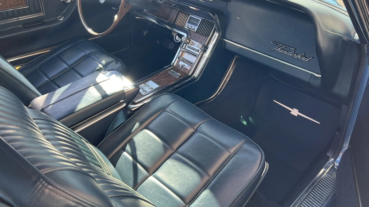 1966 Ford Thunderbird 4th Gen - Image 6 of 10