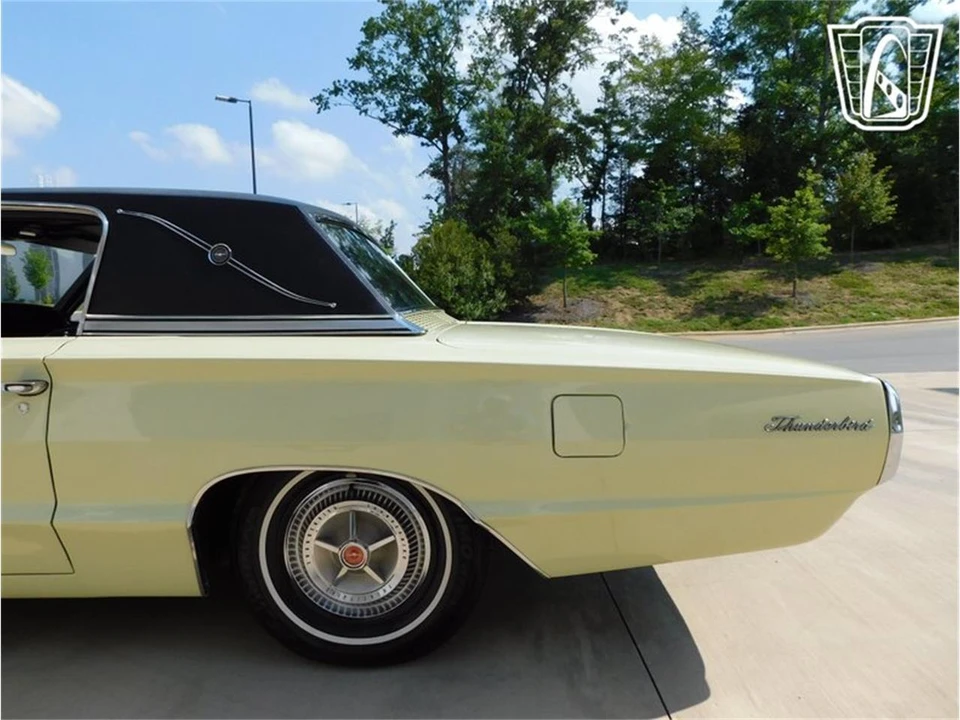 1966 Ford Thunderbird 4th Gen - Image 16 of 31
