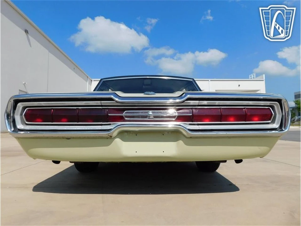 1966 Ford Thunderbird 4th Gen - Image 21 of 31