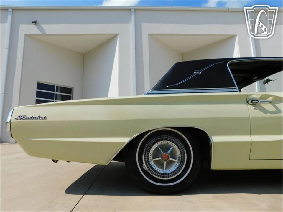 1966 Ford Thunderbird 4th Gen - Image 27 of 31