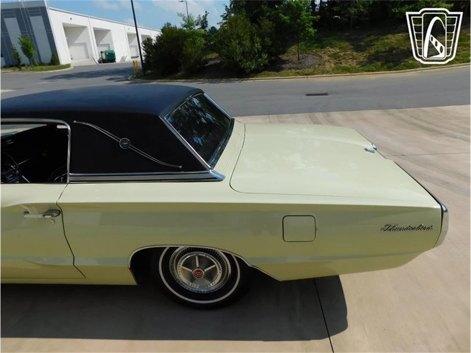 1966 Ford Thunderbird 4th Gen - Image 17 of 31