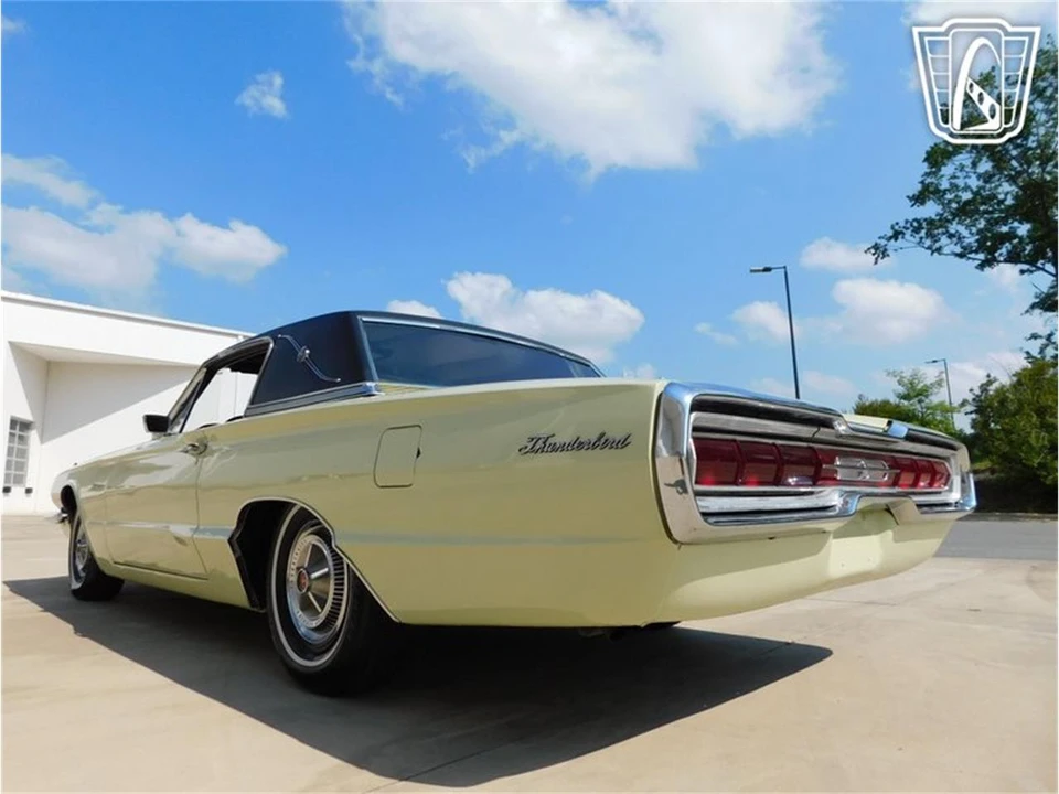 1966 Ford Thunderbird 4th Gen - Image 18 of 31