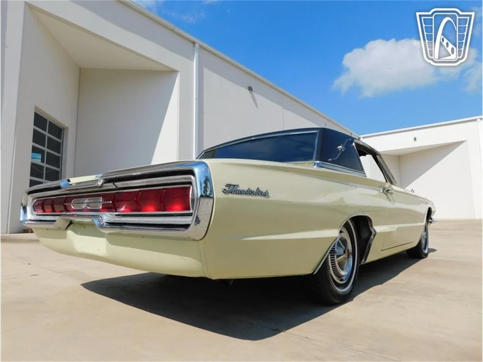 1966 Ford Thunderbird 4th Gen - Image 24 of 31