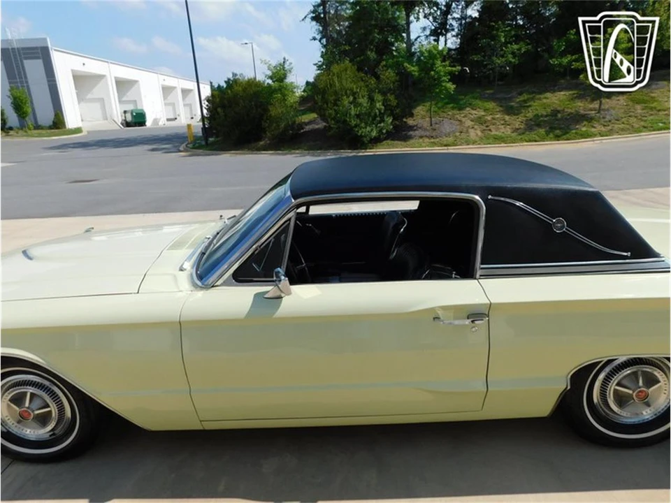 1966 Ford Thunderbird 4th Gen - Image 14 of 31