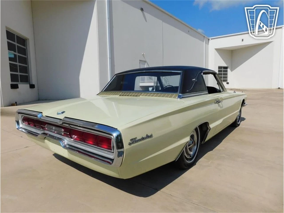 1966 Ford Thunderbird 4th Gen - Image 25 of 31