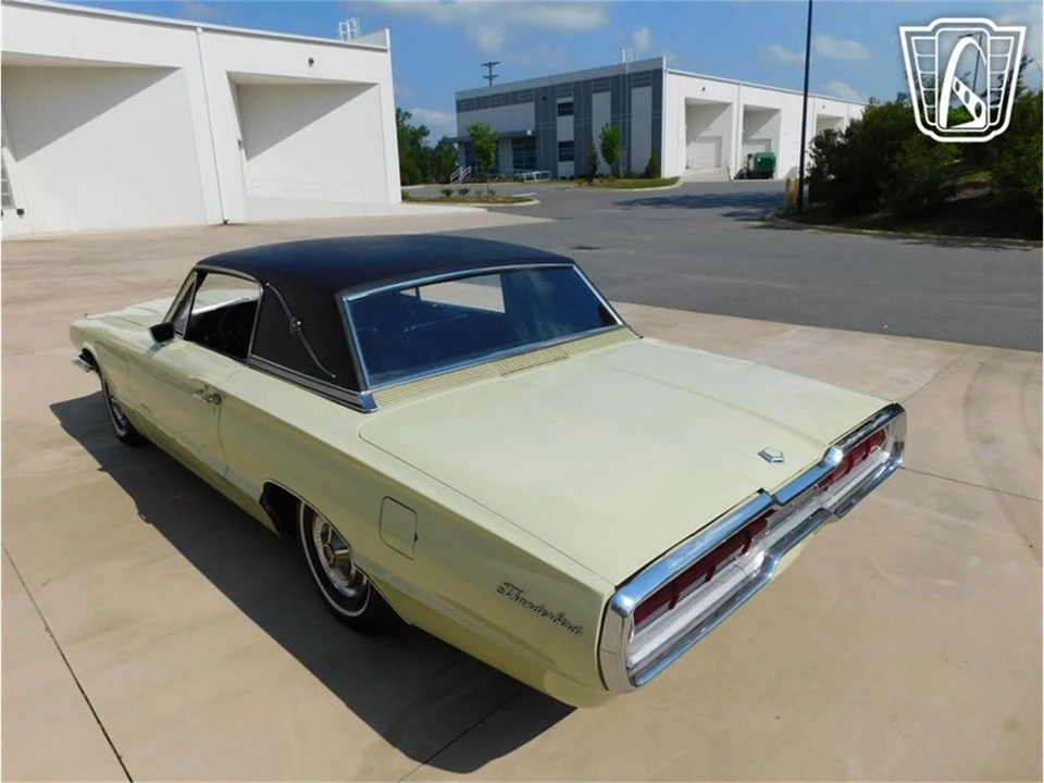 1966 Ford Thunderbird 4th Gen - Image 20 of 31