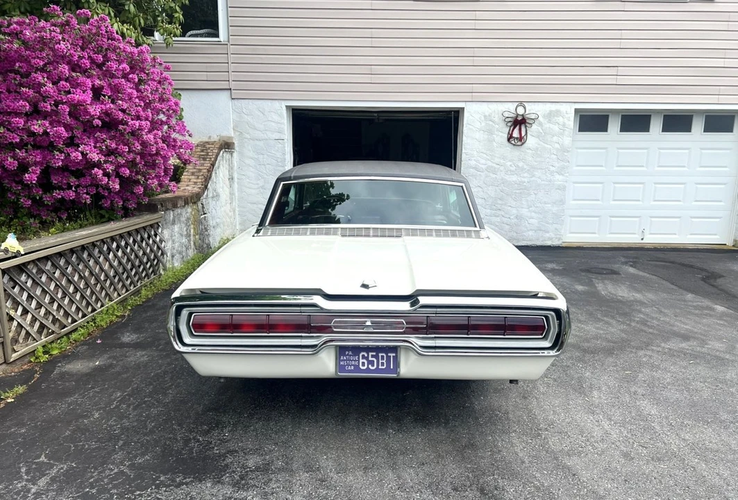 1966 Ford Thunderbird 4th Gen - Image 9 of 31