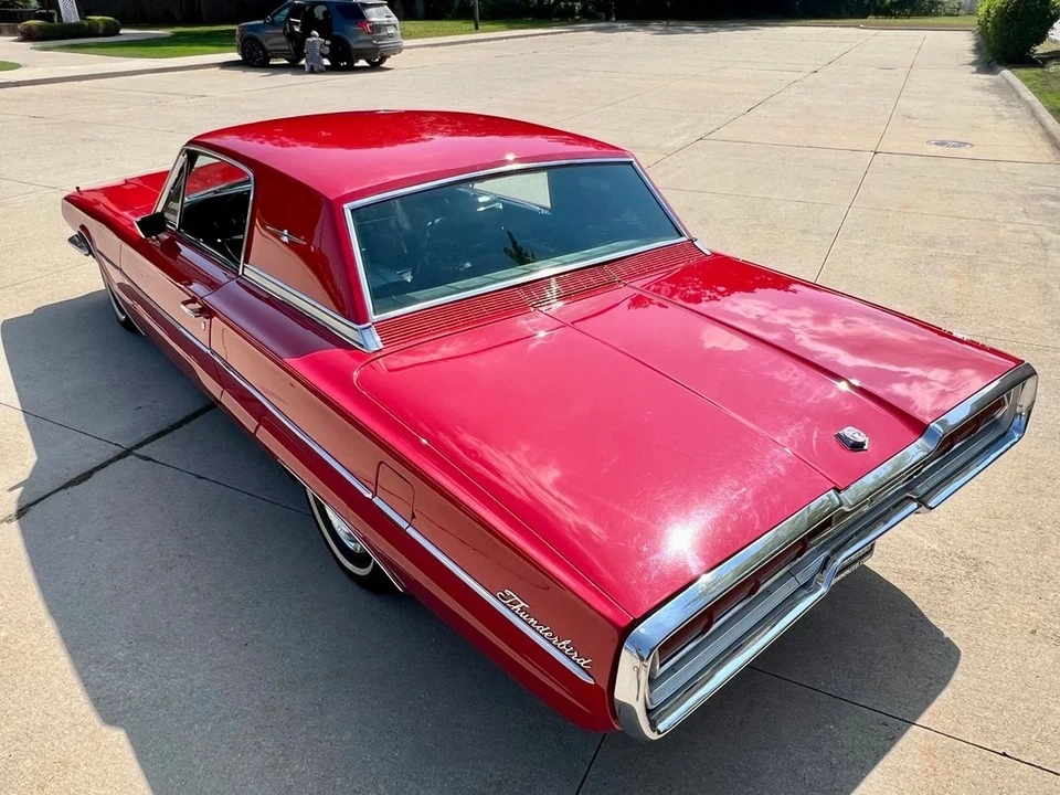 1966 Ford Thunderbird 4th Gen - Image 14 of 21