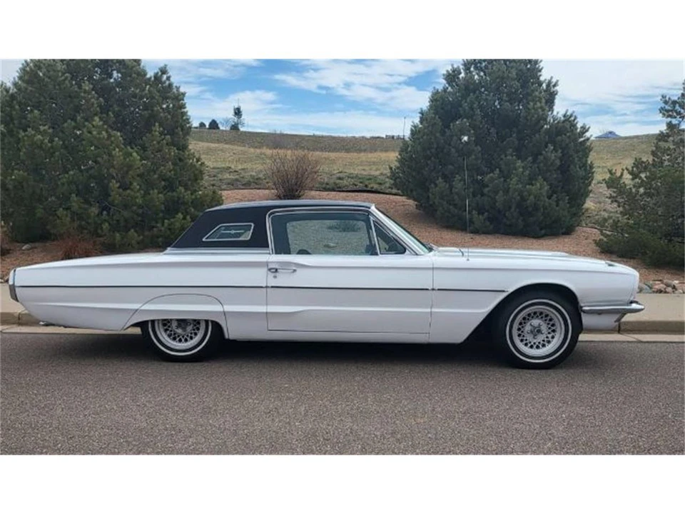 1966 Ford Thunderbird 4th Gen - Image 11 of 18