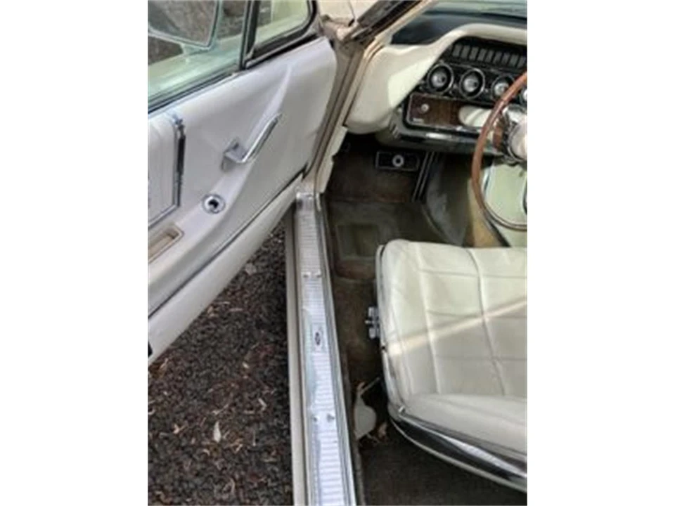 1966 Ford Thunderbird 4th Gen - Image 24 of 29