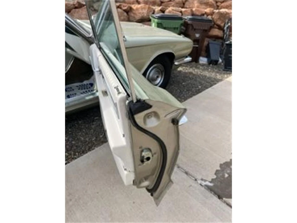 1966 Ford Thunderbird 4th Gen - Image 25 of 29