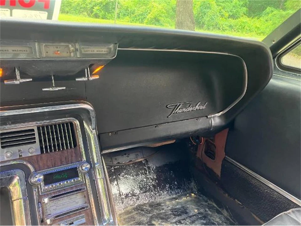 1966 Ford Thunderbird 4th Gen - Image 19 of 26