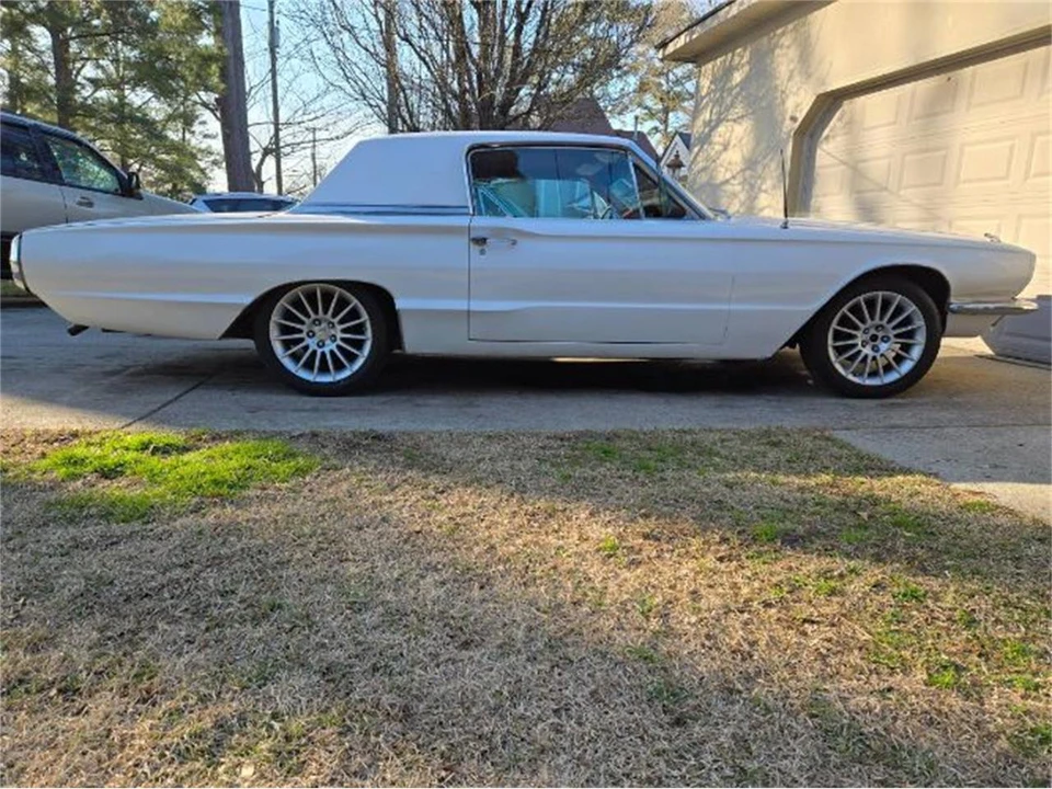 1966 Ford Thunderbird 4th Gen - Image 13 of 19