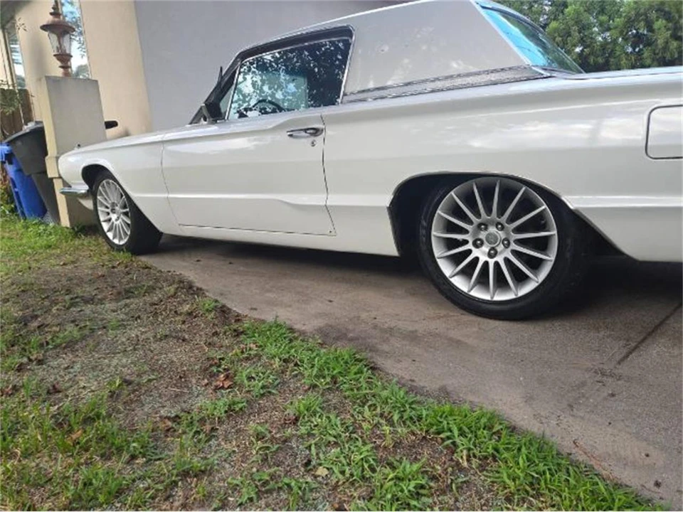 1966 Ford Thunderbird 4th Gen - Image 15 of 19