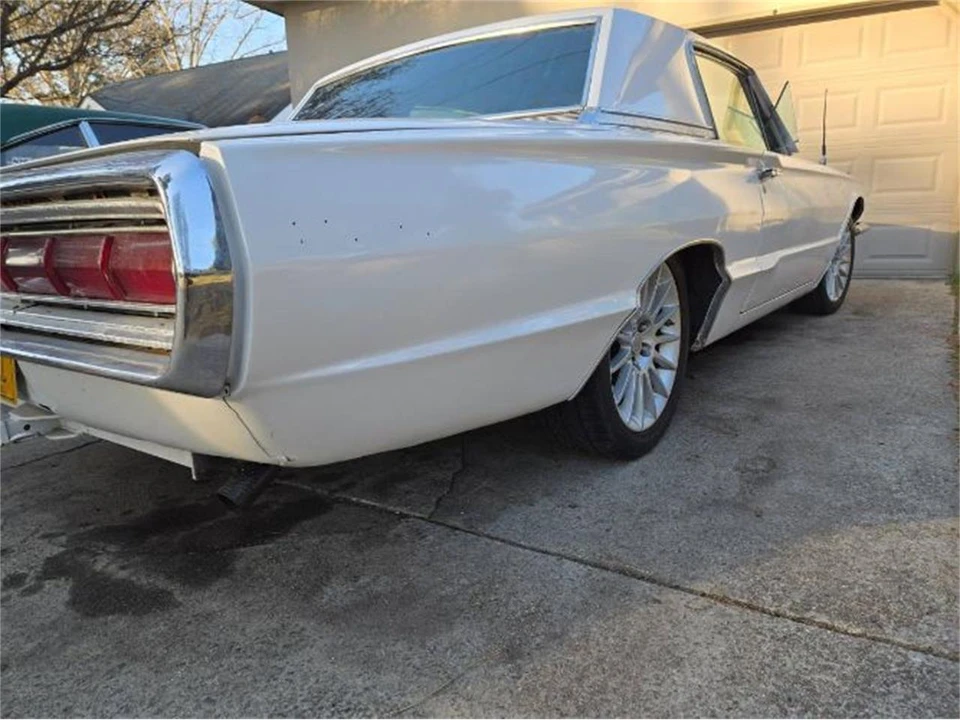 1966 Ford Thunderbird 4th Gen - Image 5 of 19