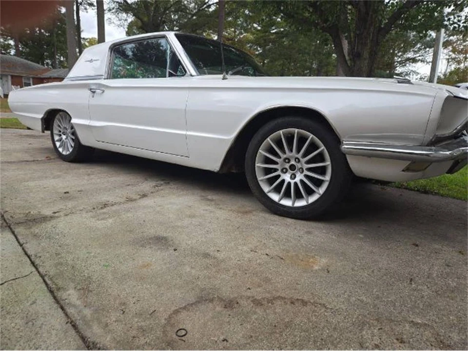 1966 Ford Thunderbird 4th Gen - Image 9 of 19