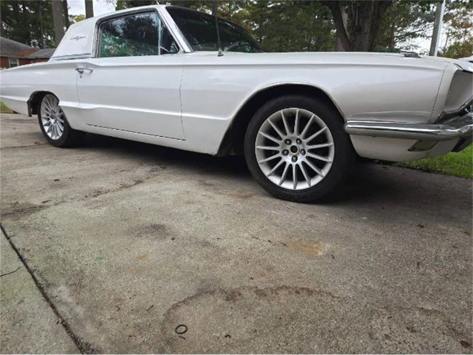 1966 Ford Thunderbird 4th Gen - Image 11 of 19