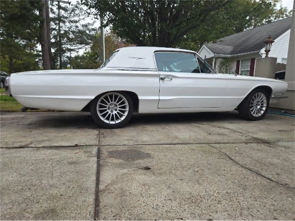1966 Ford Thunderbird 4th Gen - Image 10 of 19