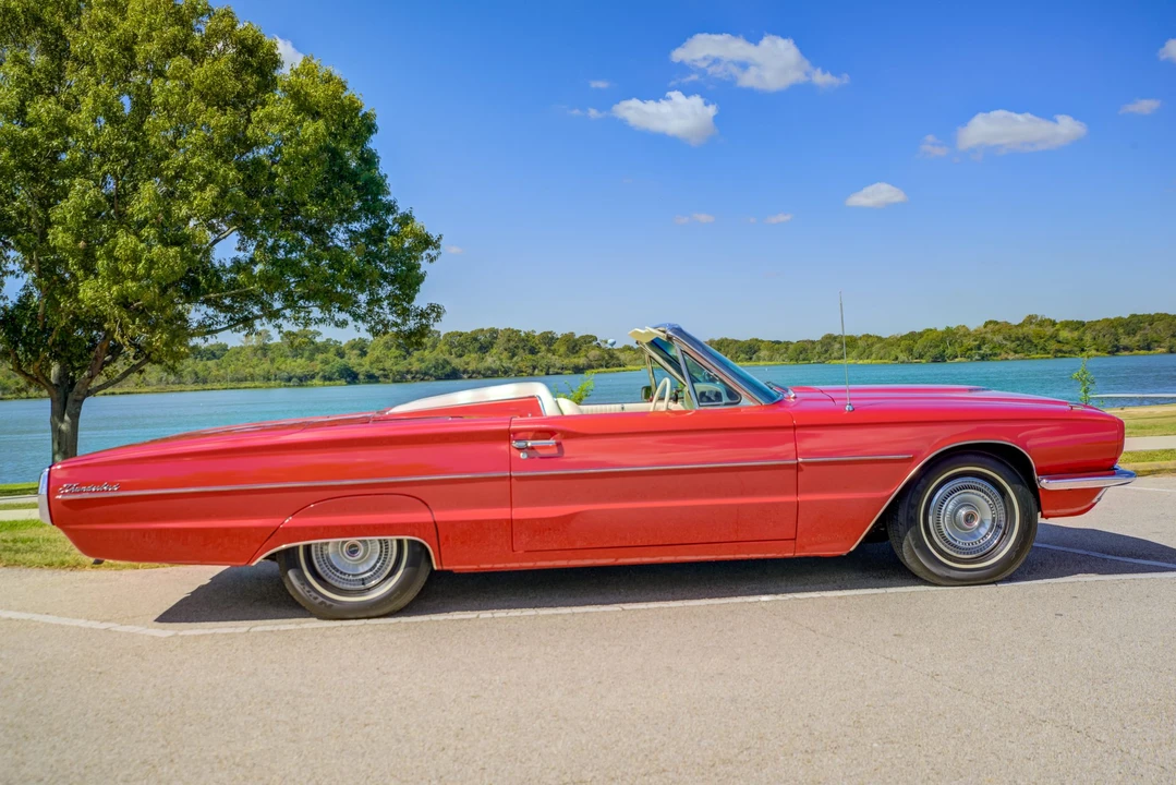1966 Ford Thunderbird 4th Gen - Image 14 of 31