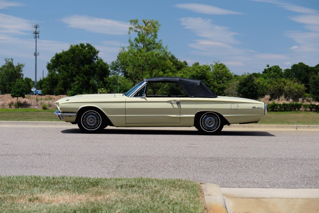1966 Ford Thunderbird 3rd Gen - Image 27 of 31