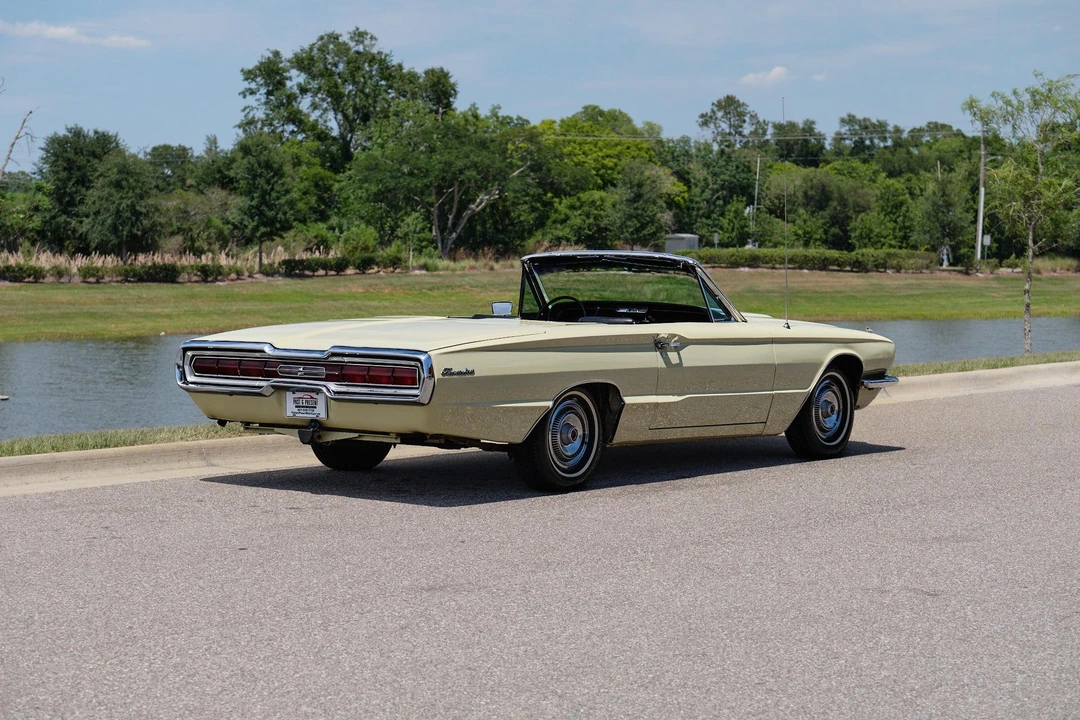 1966 Ford Thunderbird 3rd Gen - Image 15 of 31