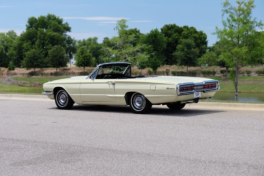 1966 Ford Thunderbird 3rd Gen - Image 12 of 31