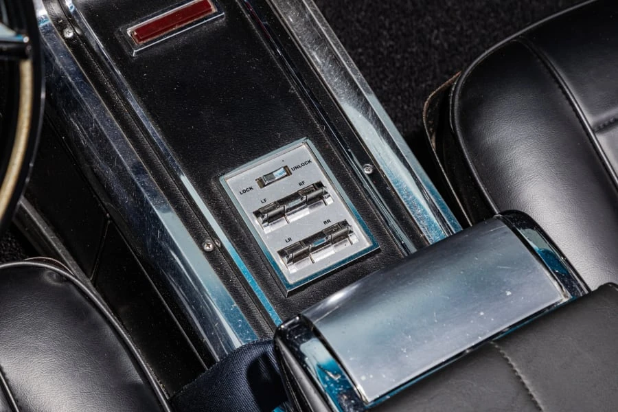 1966 Ford Thunderbird 4th Gen - Image 25 of 31