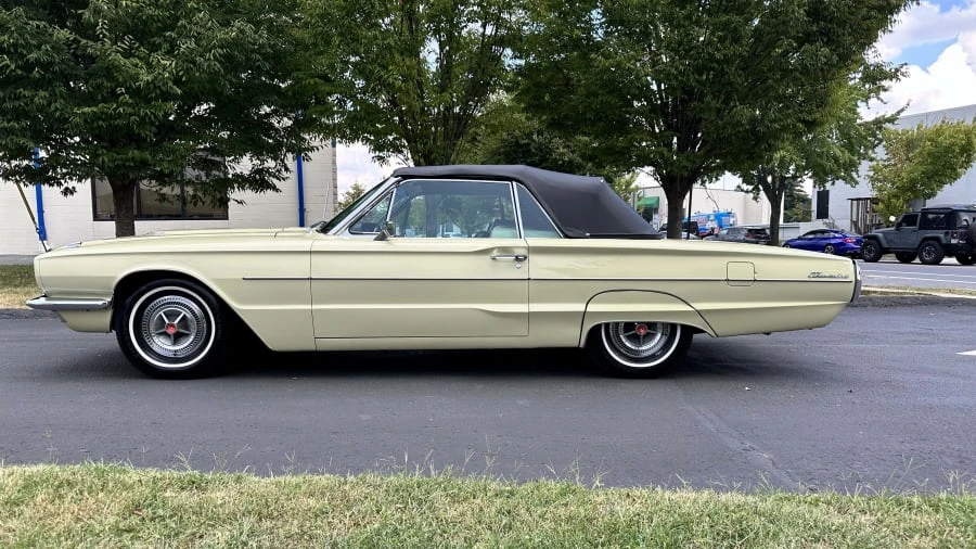 1966 Ford Thunderbird 4th Gen - Image 2 of 31