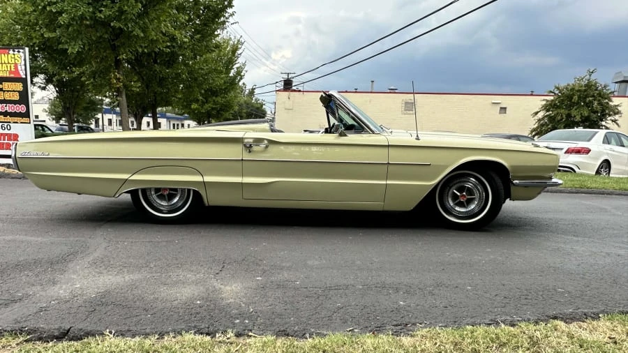 1966 Ford Thunderbird 4th Gen - Image 9 of 31
