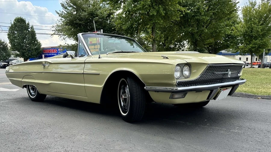 1966 Ford Thunderbird 4th Gen - Image 10 of 31