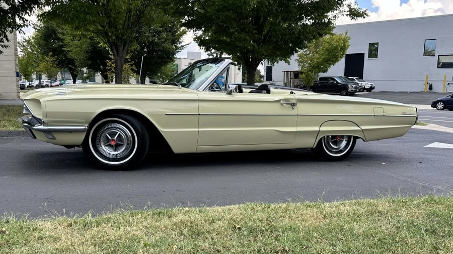 1966 Ford Thunderbird 4th Gen - Image 11 of 31