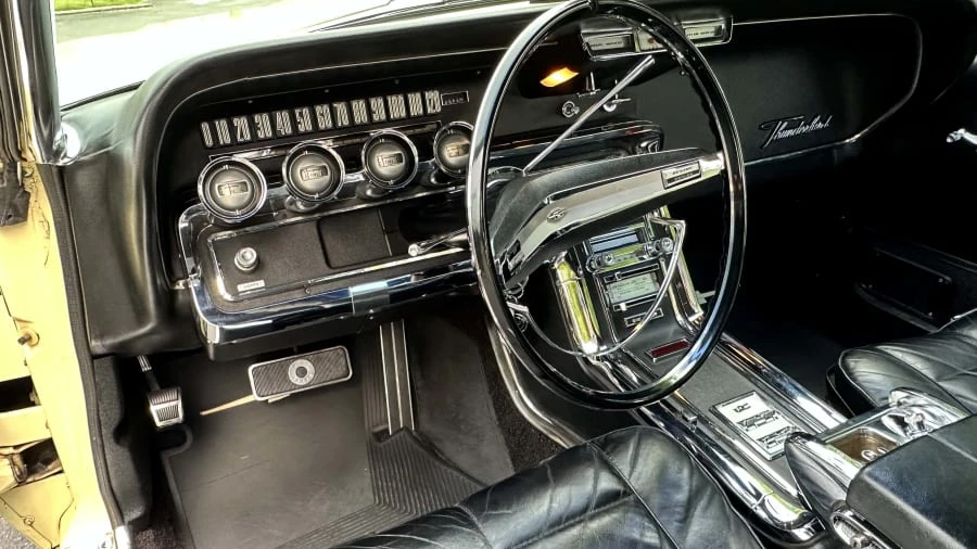1966 Ford Thunderbird 4th Gen - Image 20 of 31