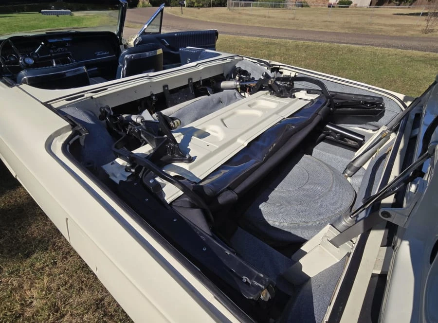 1966 Ford Thunderbird 4th Gen - Image 26 of 31