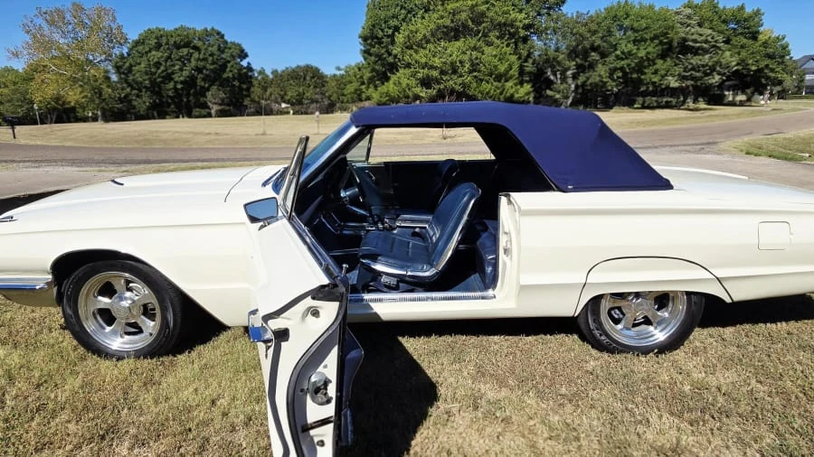 1966 Ford Thunderbird 4th Gen - Image 12 of 31