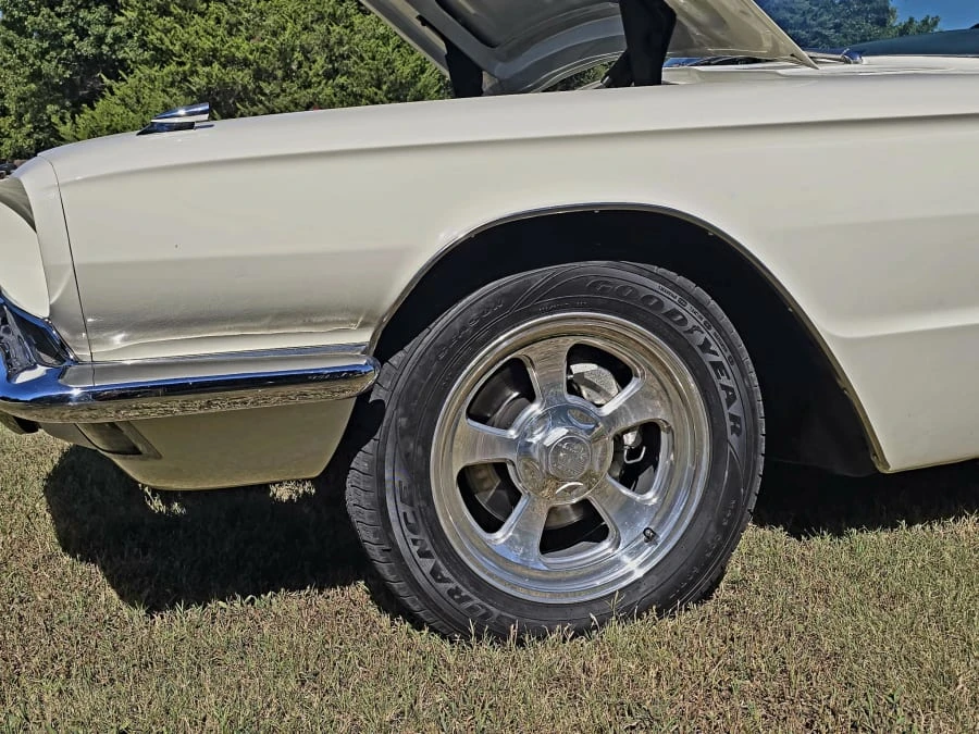 1966 Ford Thunderbird 4th Gen - Image 16 of 31
