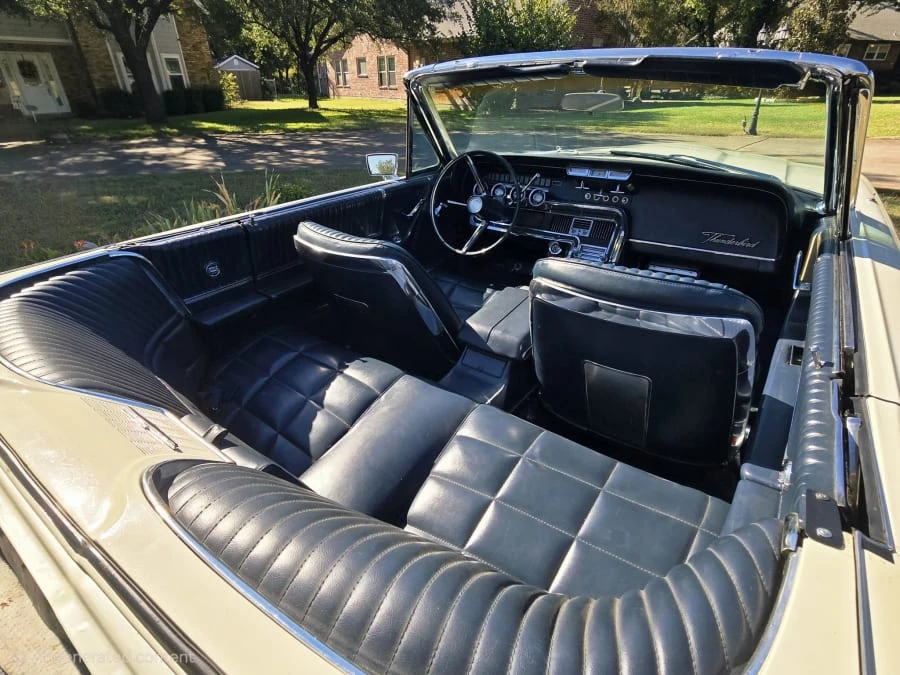 1966 Ford Thunderbird 4th Gen - Image 24 of 31