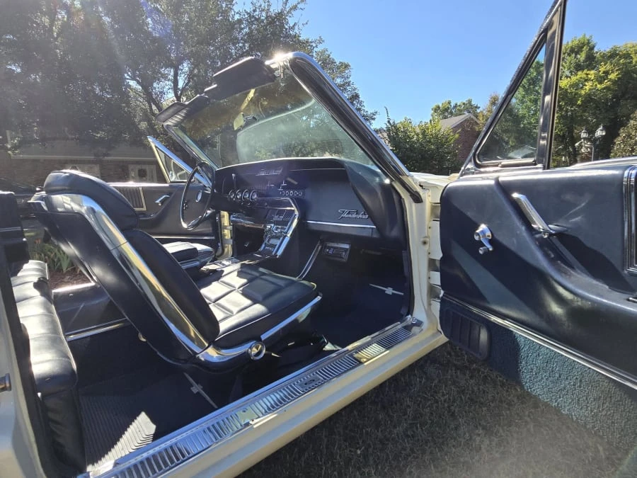1966 Ford Thunderbird 4th Gen - Image 28 of 31