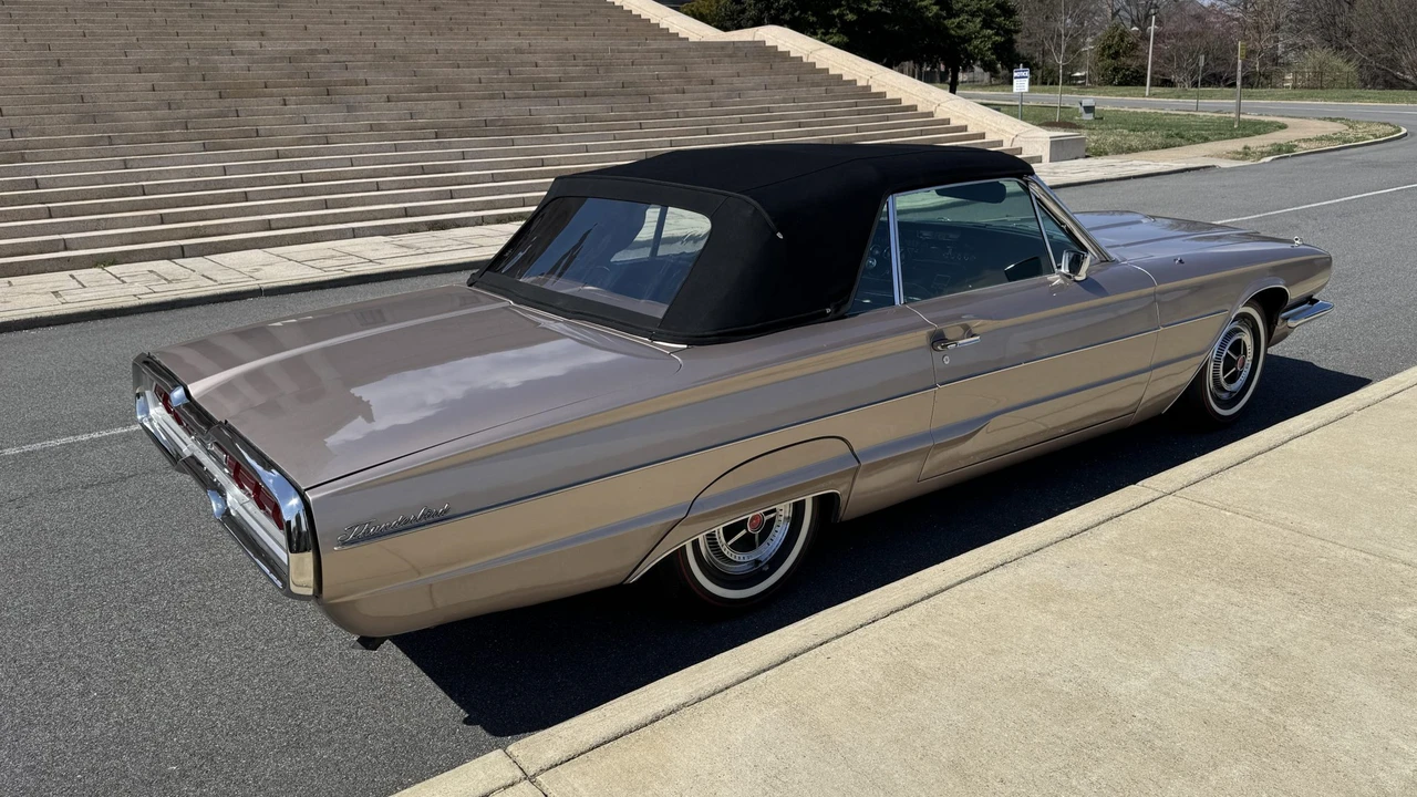 1966 Ford Thunderbird 4th Gen - Image 22 of 31
