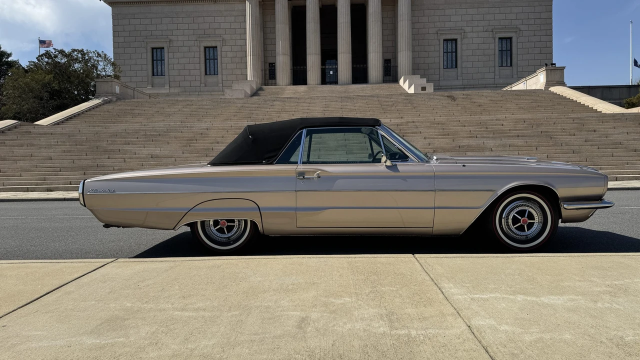1966 Ford Thunderbird 4th Gen - Image 17 of 31