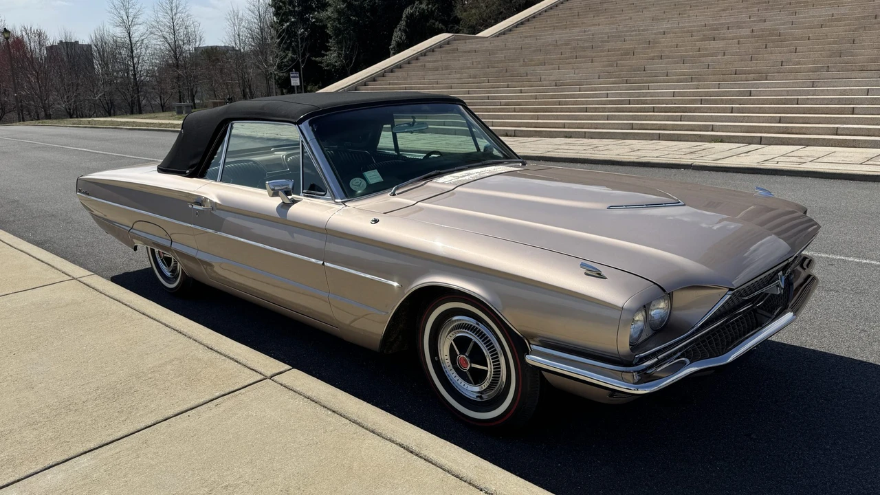 1966 Ford Thunderbird 4th Gen - Image 14 of 31