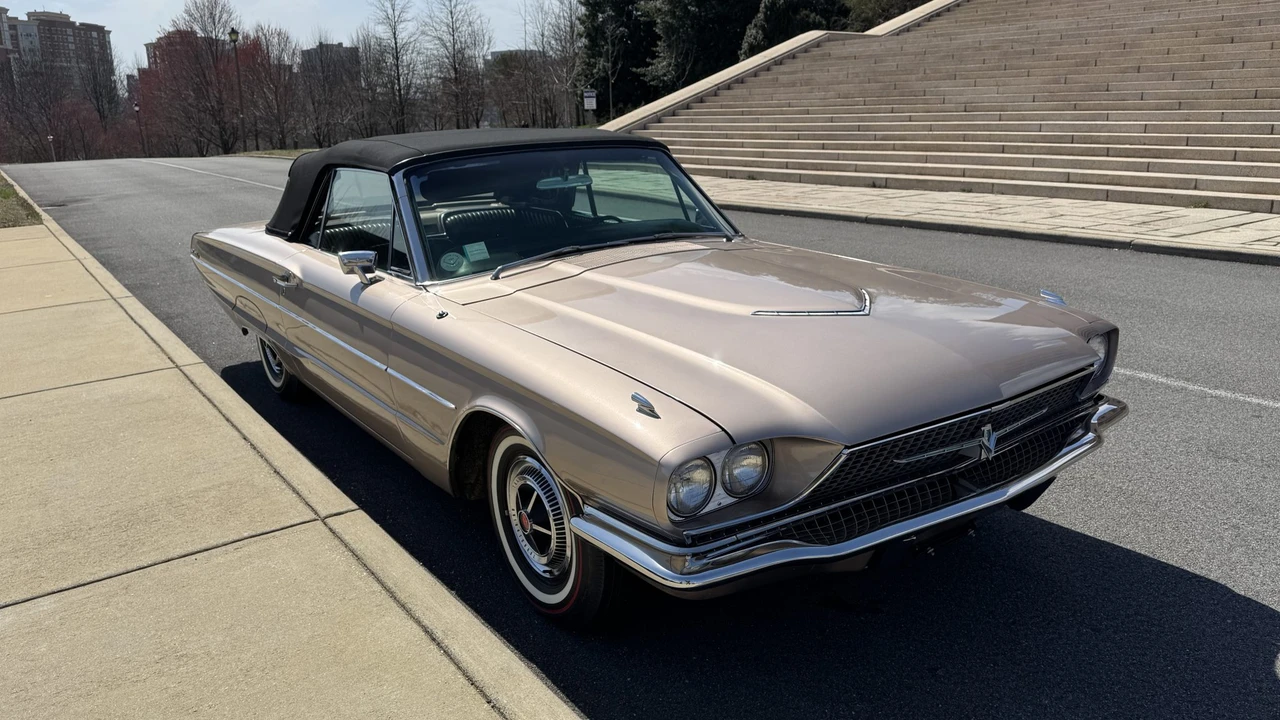 1966 Ford Thunderbird 4th Gen - Image 13 of 31