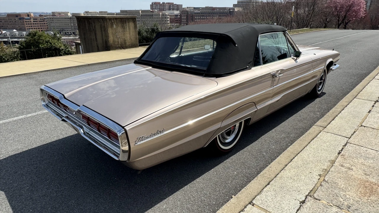 1966 Ford Thunderbird 4th Gen - Image 23 of 31