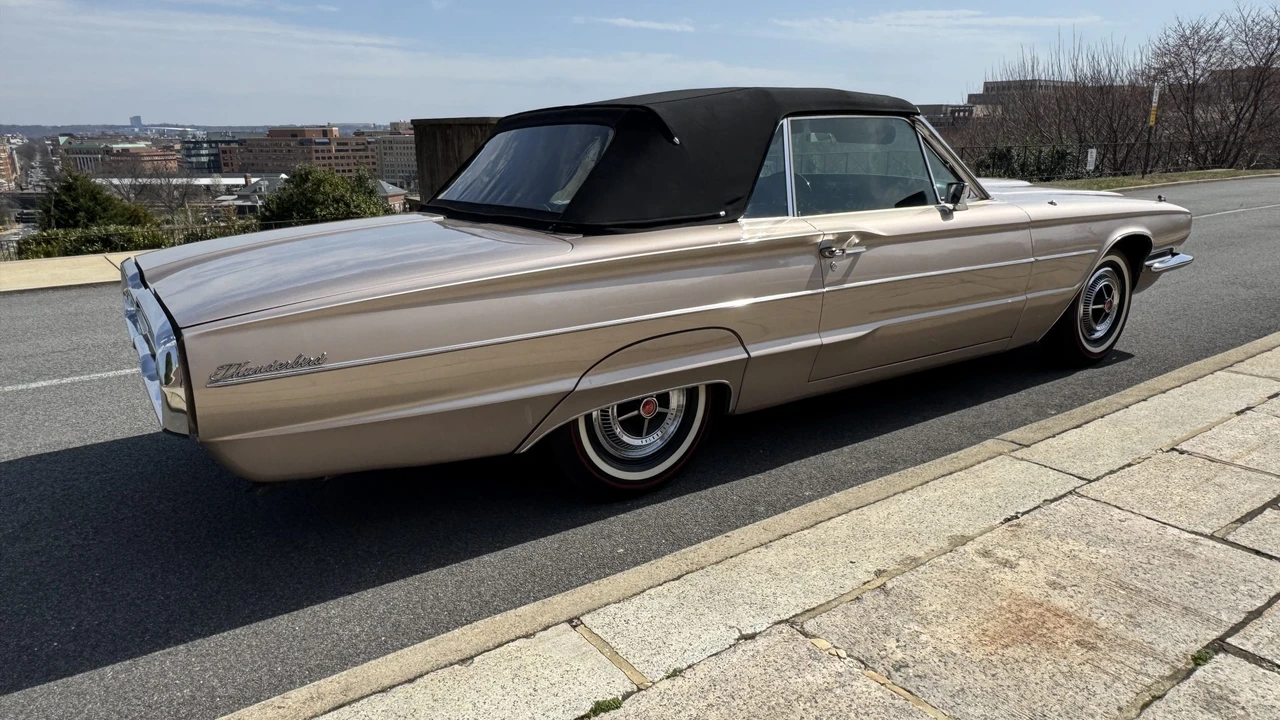 1966 Ford Thunderbird 4th Gen - Image 19 of 31