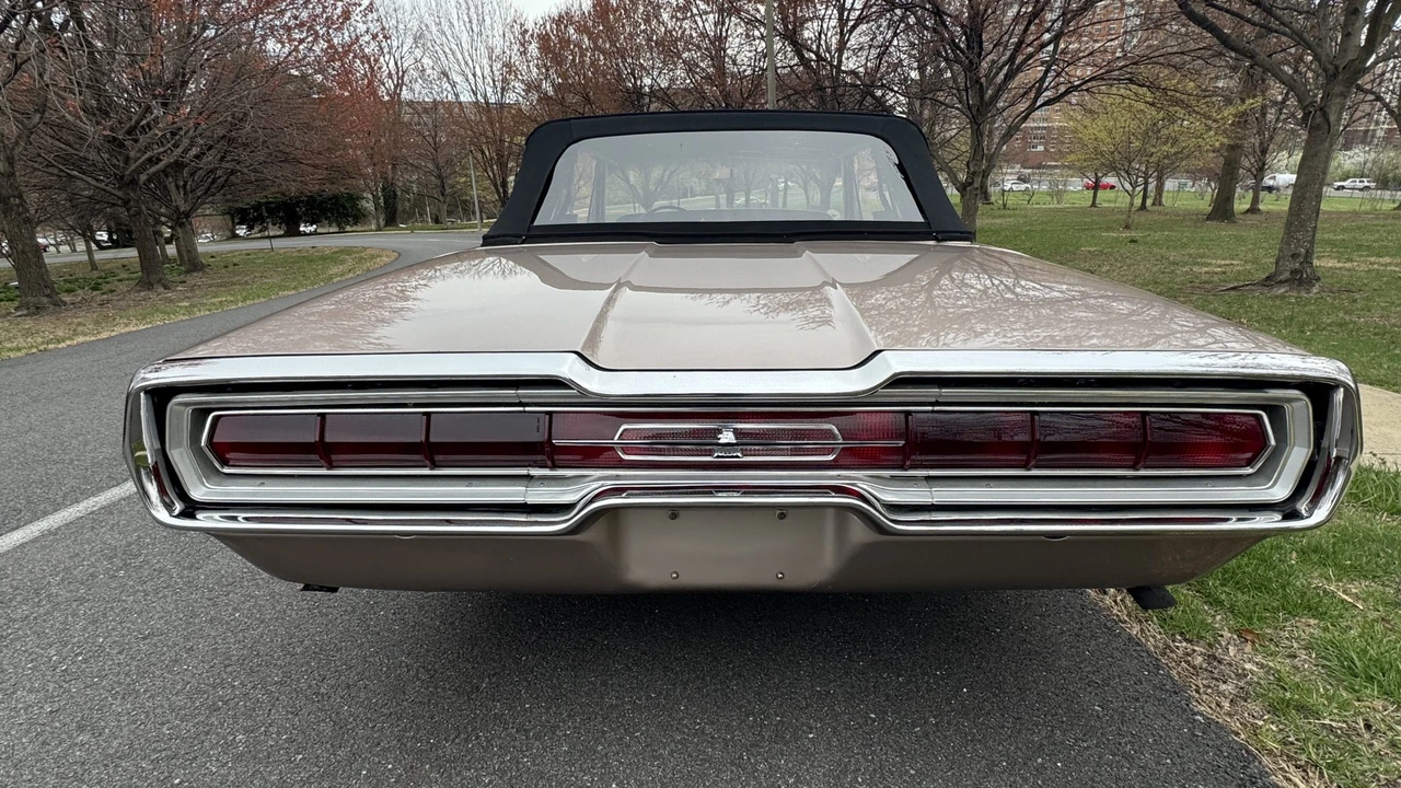 1966 Ford Thunderbird 4th Gen - Image 28 of 31