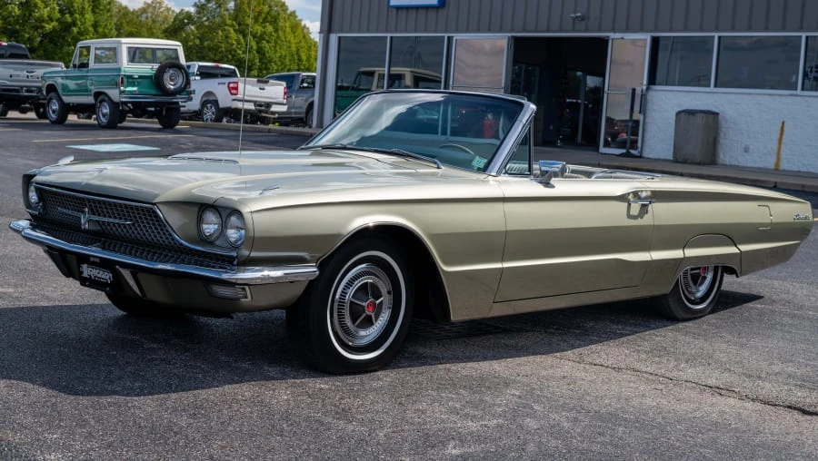 1966 Ford Thunderbird 4th Gen - Image 24 of 31